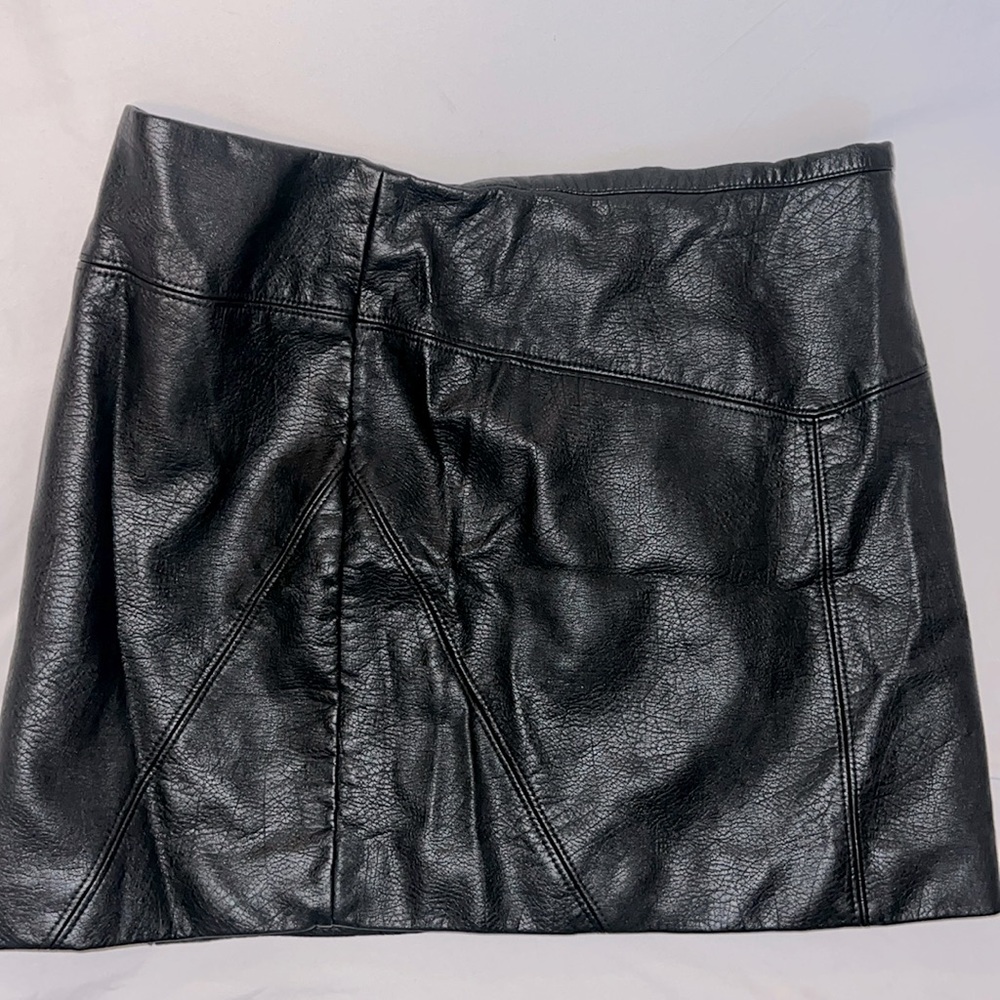 Leather skirt | size 10/ L |